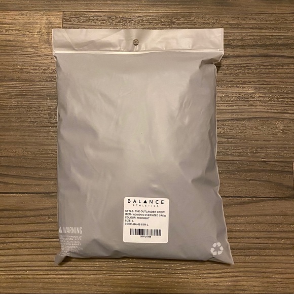 ❌SOLD❌ BALANCE ATHLETICA OUTLANDER CREW - Picture 6 of 6